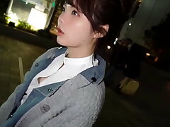 イノセントなルックスでカーヴィーなJav美女、Reiの魅惑的な魅力を発見しよう！