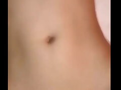 ジャヴの女神、個人写真で魅惑的な顔をさらけ出す！