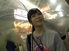 セクシーな女子大生兼ビール売り子のNoa-Chanを紹介する！