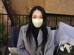 巨乳ヤリマンがセックスに飽き足らない！彼女の不潔な行為の映像は必見だ！