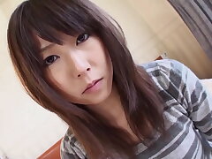 日本の美女が暖かいジズに浸る - 独占Javシーン！
