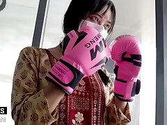 私たちのゴージャスなデシUfcファイターの女の子とゴロゴロする準備をしなさい！